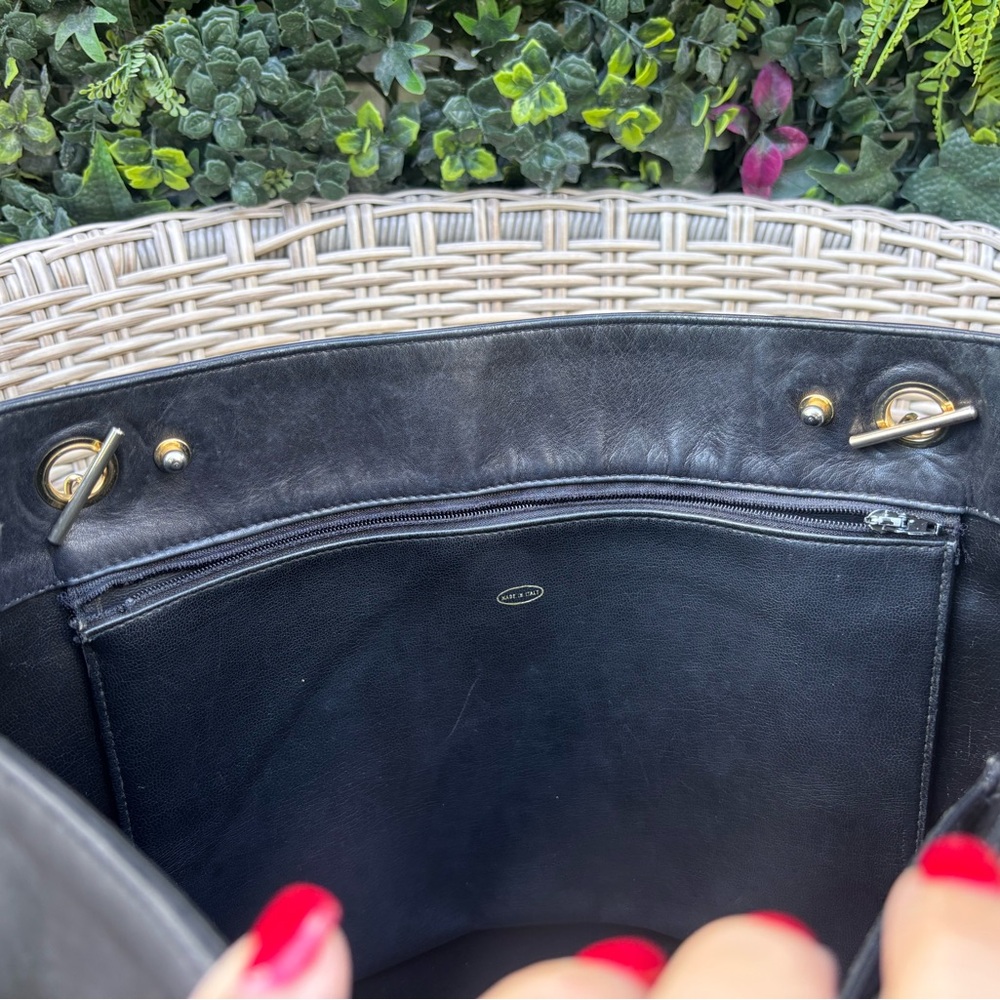 Authentic CHANEL vintage black lambskin leather shopping tote - Picture 12 of 16